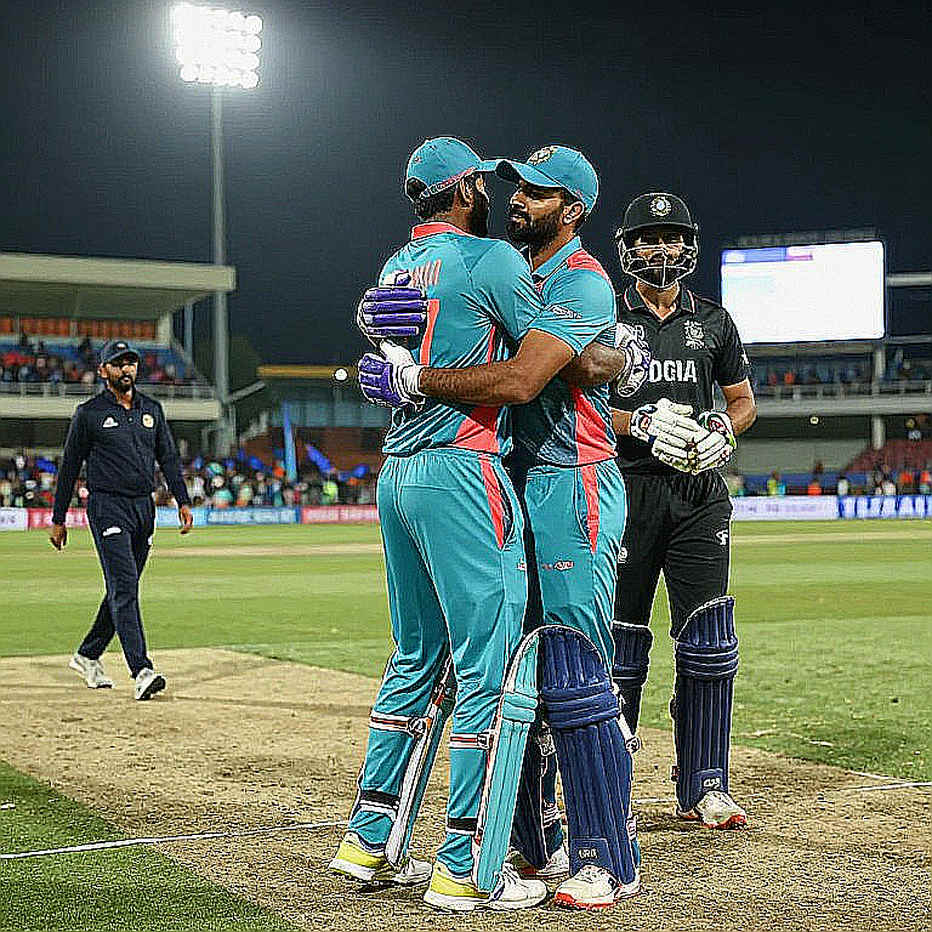 টানেলের ওপারে এশিয়া: ক্রিকেটের যে গল্প স্কোরবোর্ড কখনো লেখে না