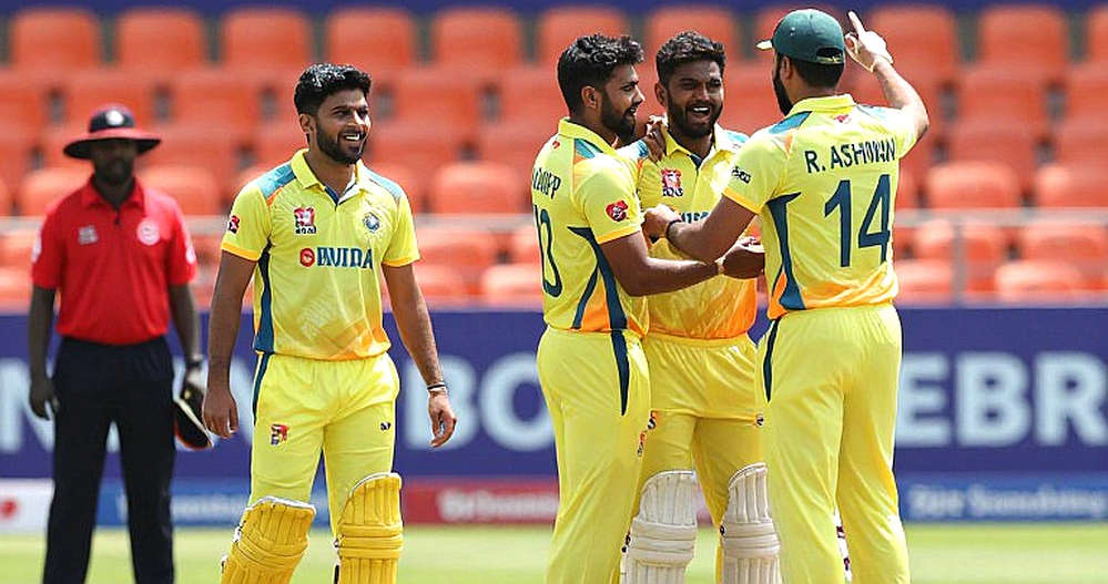 ডারবানের অন্ধকারে অস্ট্রেলিয়ার প্রতিরোধ: কামিন্স-রেনশোর ৬৩ রানের জুটি, দিন শেষে ১৮৭-৬