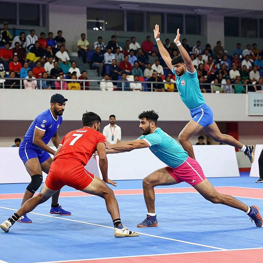স্টার্টিং সেভেনের বাইরে পাওয়ান সেহরাওয়াত: ভারতের কৌশল, ঝুঁকি ও অস্পষ্ট তথ্যের ফাঁদ